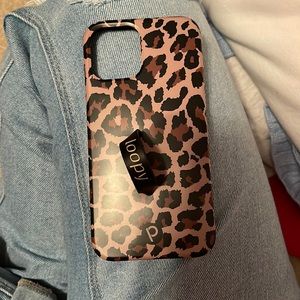 Leopard loopy case